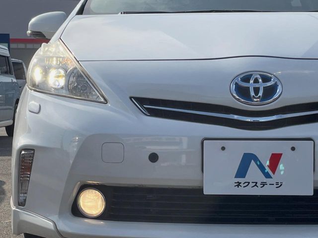 TOYOTA PRIUS Alpha 2013