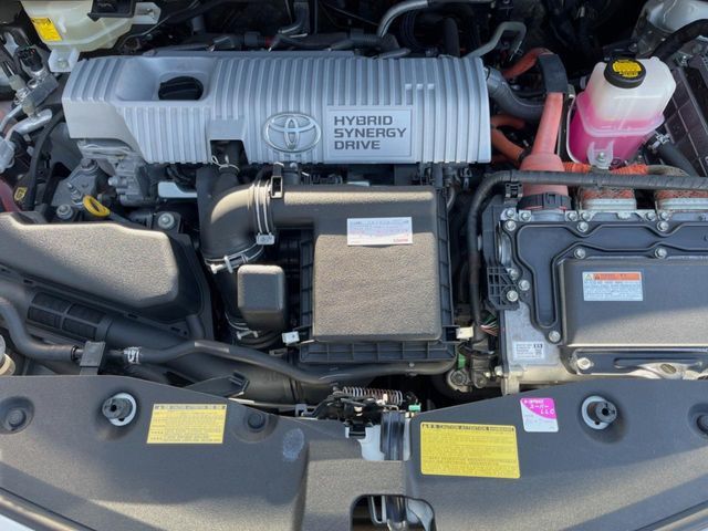 TOYOTA PRIUS Alpha 2013