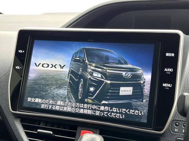 TOYOTA VOXY 2017