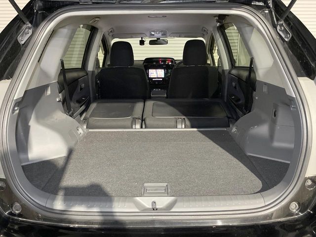 TOYOTA PRIUS Alpha 2013