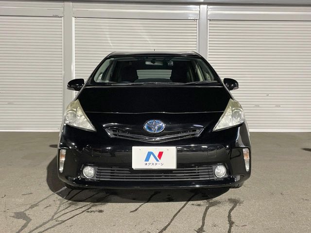 TOYOTA PRIUS Alpha 2013