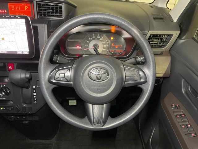 TOYOTA ROOMY 2017