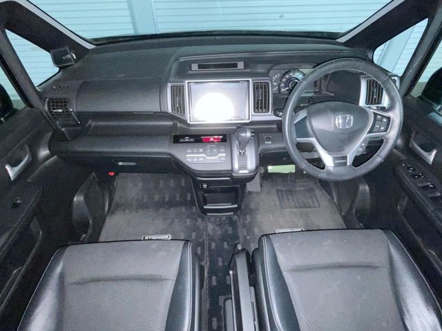 HONDA STEPWAGON SPADA 2013