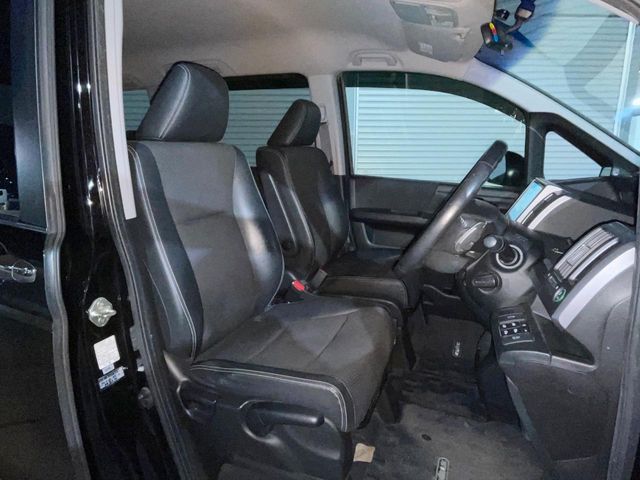 HONDA STEPWAGON SPADA 2013