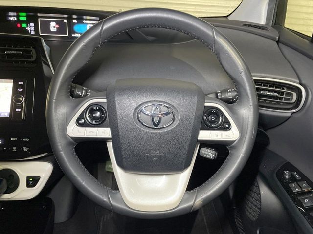 TOYOTA PRIUS 2018