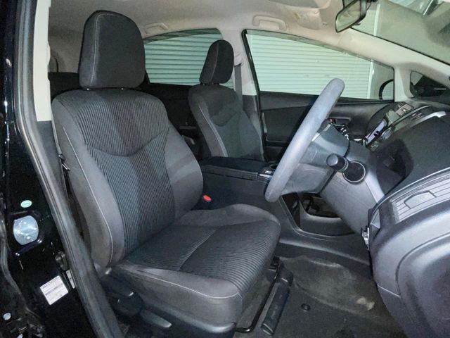 TOYOTA PRIUS Alpha 2016