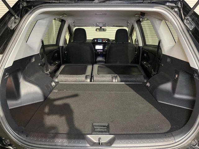 TOYOTA PRIUS Alpha 2016