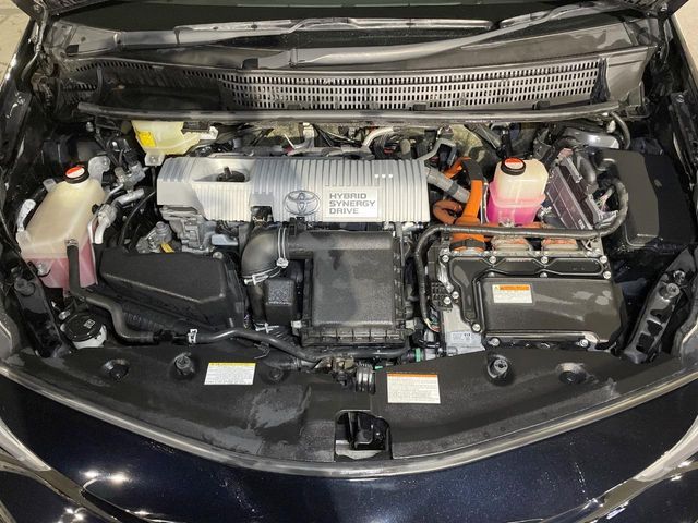 TOYOTA PRIUS Alpha 2016