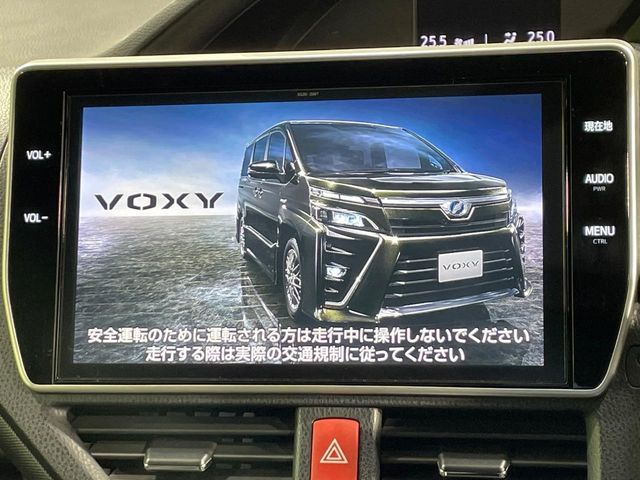 TOYOTA VOXY 2017