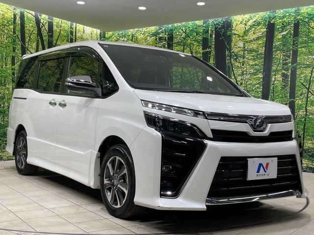 TOYOTA VOXY 2019
