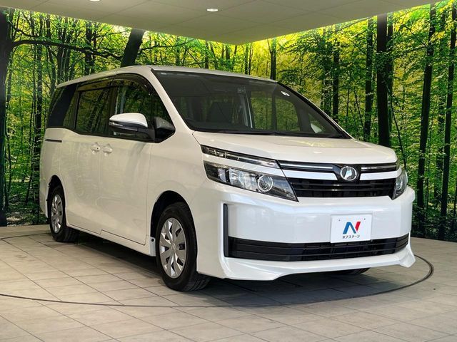 TOYOTA VOXY 2014