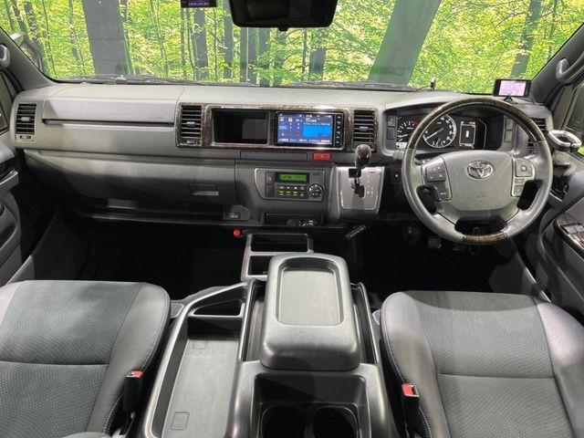 TOYOTA HIACE van 4WD 2021