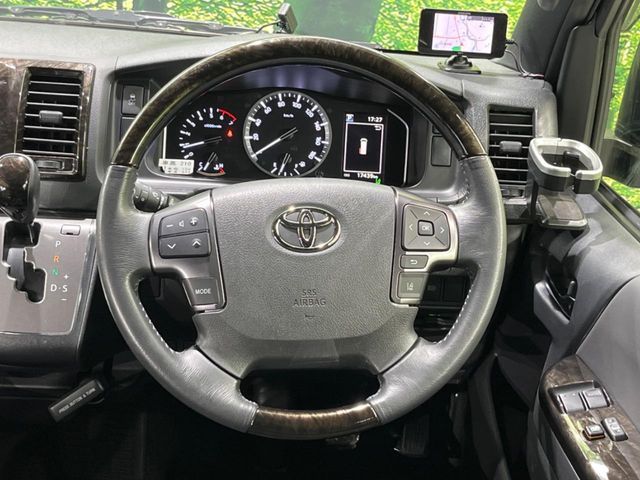 TOYOTA HIACE van 4WD 2021