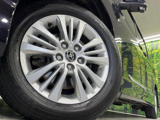 TOYOTA NOAH 4WD 2023