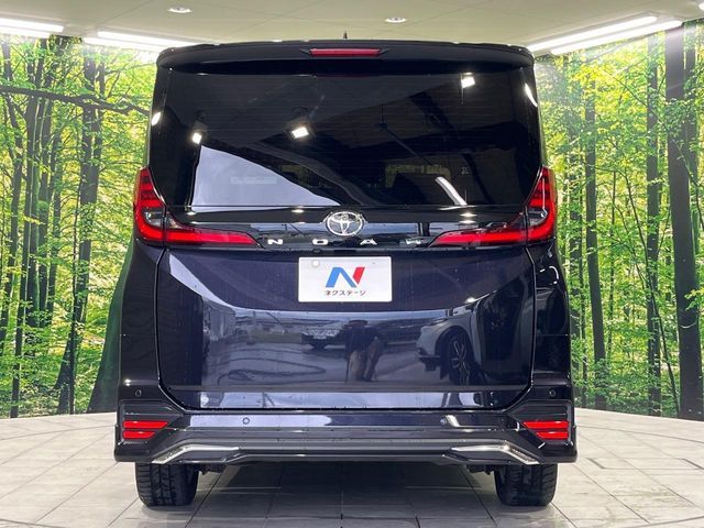 TOYOTA NOAH 4WD 2023