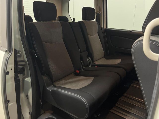 NISSAN SERENA  WG 2011