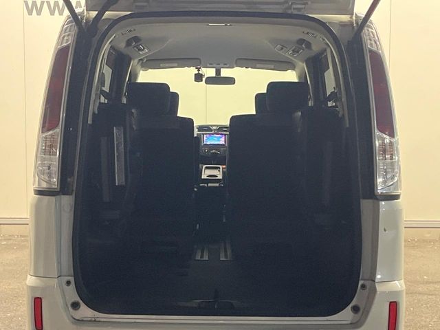 NISSAN SERENA  WG 2011