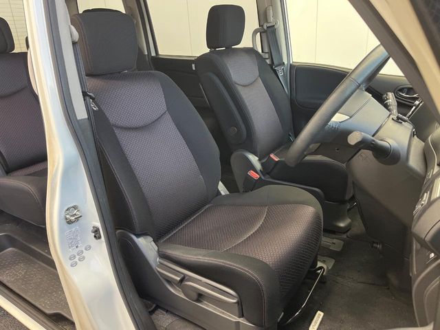 NISSAN SERENA  WG 2012