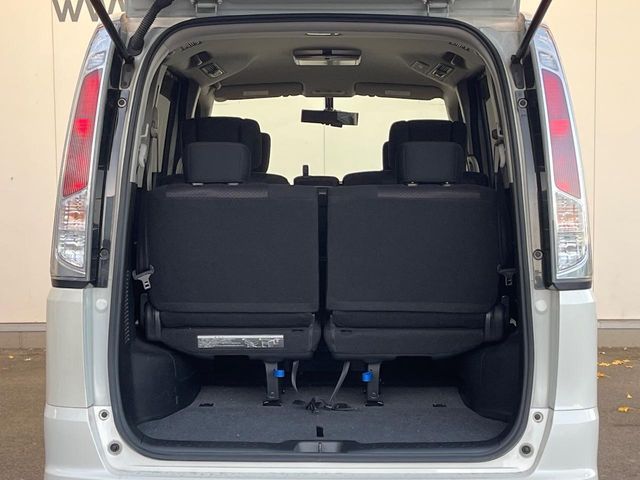 NISSAN SERENA  WG 2012