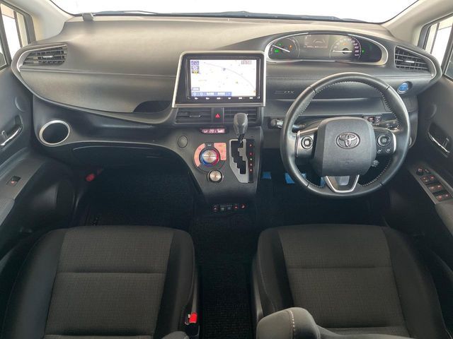 TOYOTA SIENTA HYBRID 2021