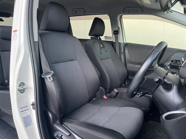 TOYOTA SIENTA HYBRID 2021