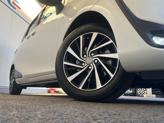 TOYOTA SIENTA HYBRID 2021