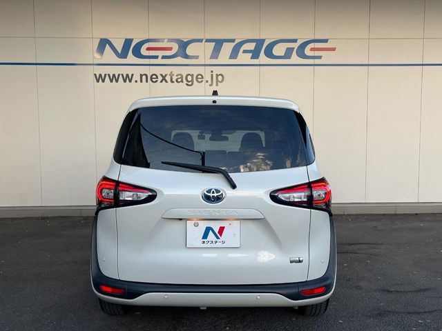 TOYOTA SIENTA HYBRID 2021