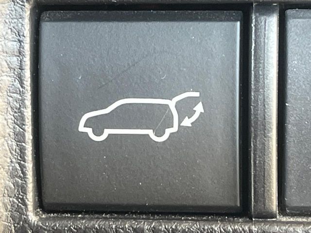 TOYOTA HARRIER 2WD 2021