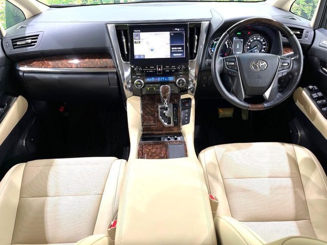 TOYOTA ALPHARD hybrid 4WD 2020