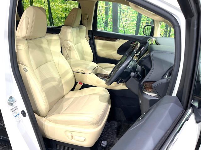 TOYOTA ALPHARD hybrid 4WD 2020