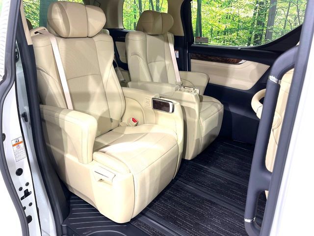 TOYOTA ALPHARD hybrid 4WD 2020