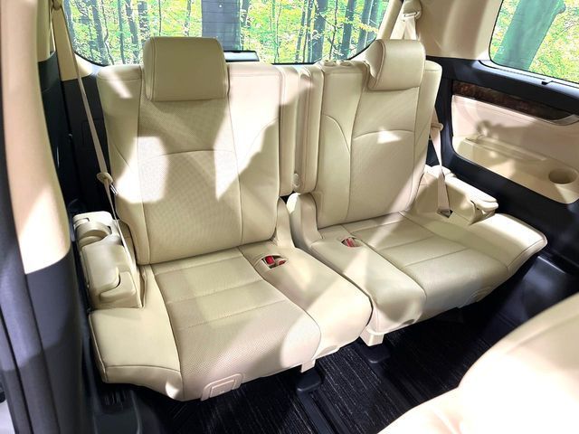 TOYOTA ALPHARD hybrid 4WD 2020