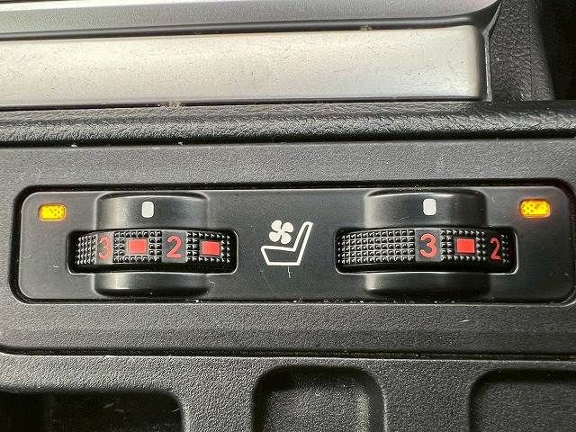 TOYOTA LANDCRUISER PRADO 2019