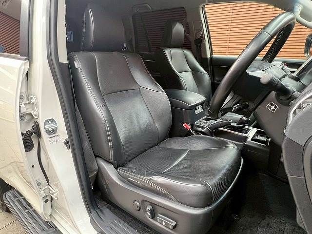 TOYOTA LANDCRUISER PRADO 2019