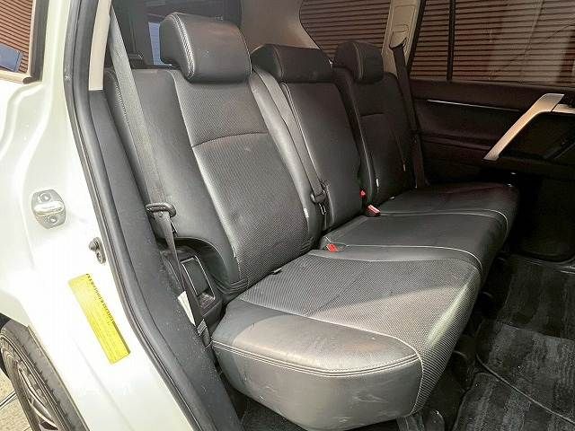 TOYOTA LANDCRUISER PRADO 2019