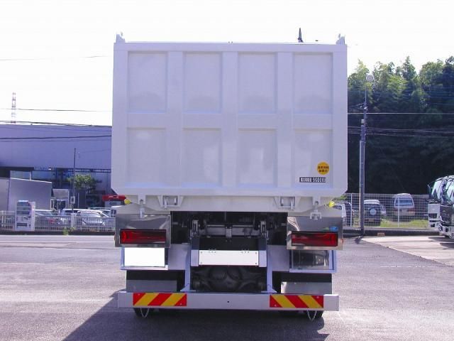 MITSUBISHI FUSOU SUPER GREAT 2025