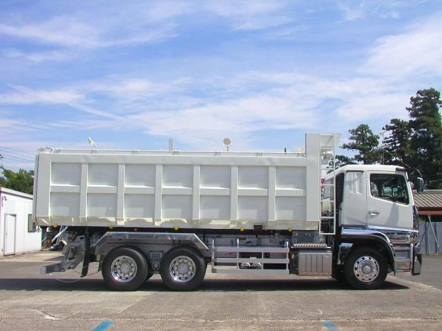 MITSUBISHI FUSOU SUPER GREAT 2025