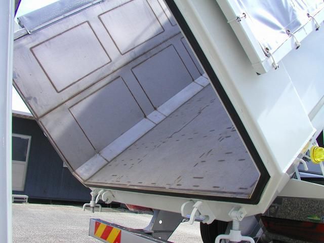 MITSUBISHI FUSOU SUPER GREAT 2025