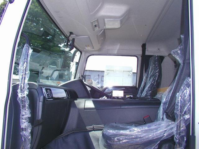 MITSUBISHI FUSOU SUPER GREAT 2025