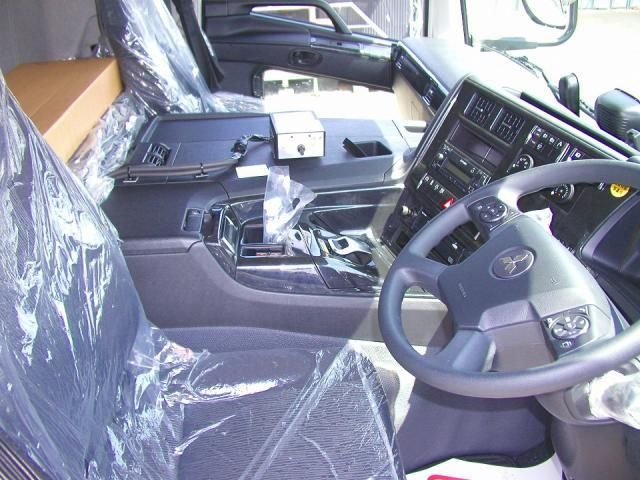 MITSUBISHI FUSOU SUPER GREAT 2025