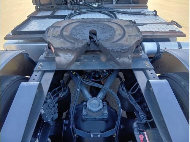 NISSAN DIESEL Quon 2021