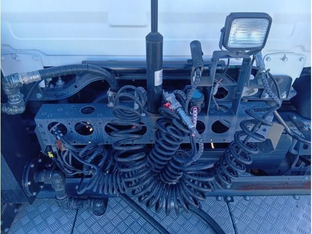 NISSAN DIESEL Quon 2021