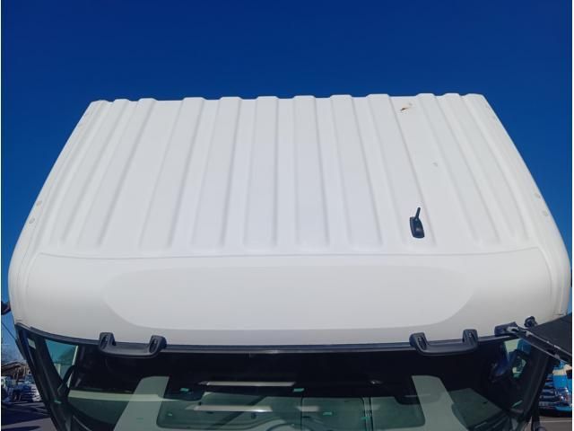 NISSAN DIESEL Quon 2021