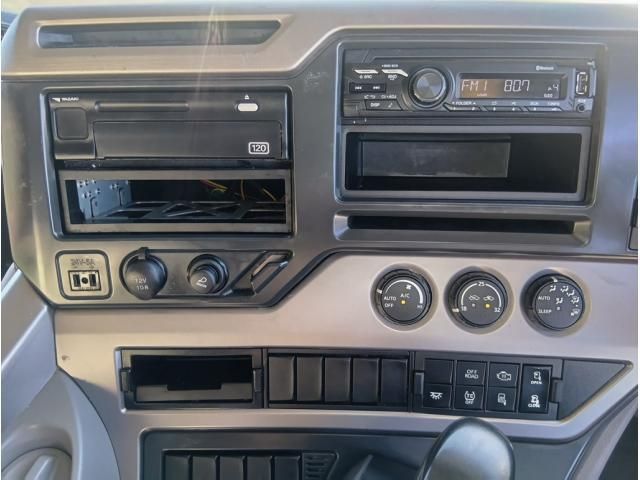 NISSAN DIESEL Quon 2021