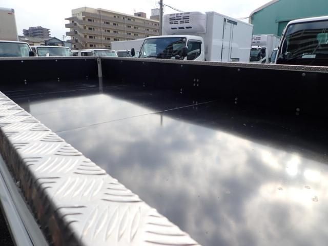 MITSUBISHI CANTER 2025