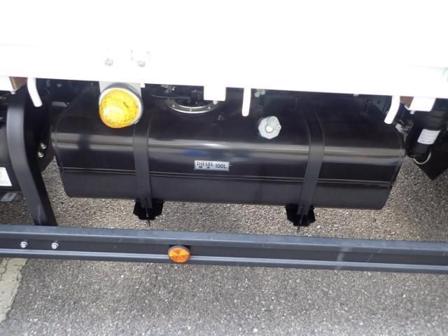 MITSUBISHI CANTER 2025