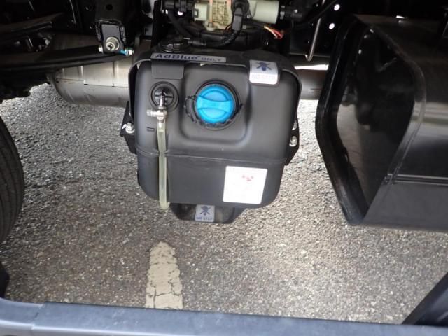 MITSUBISHI CANTER 2025