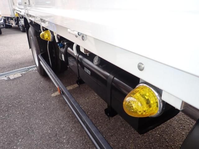 MITSUBISHI CANTER 2025