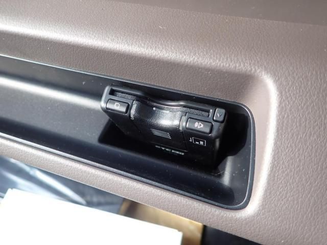 MITSUBISHI CANTER 2025