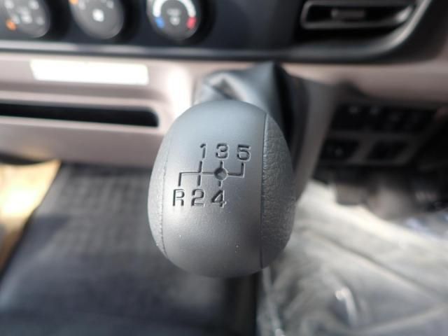 MITSUBISHI CANTER 2025